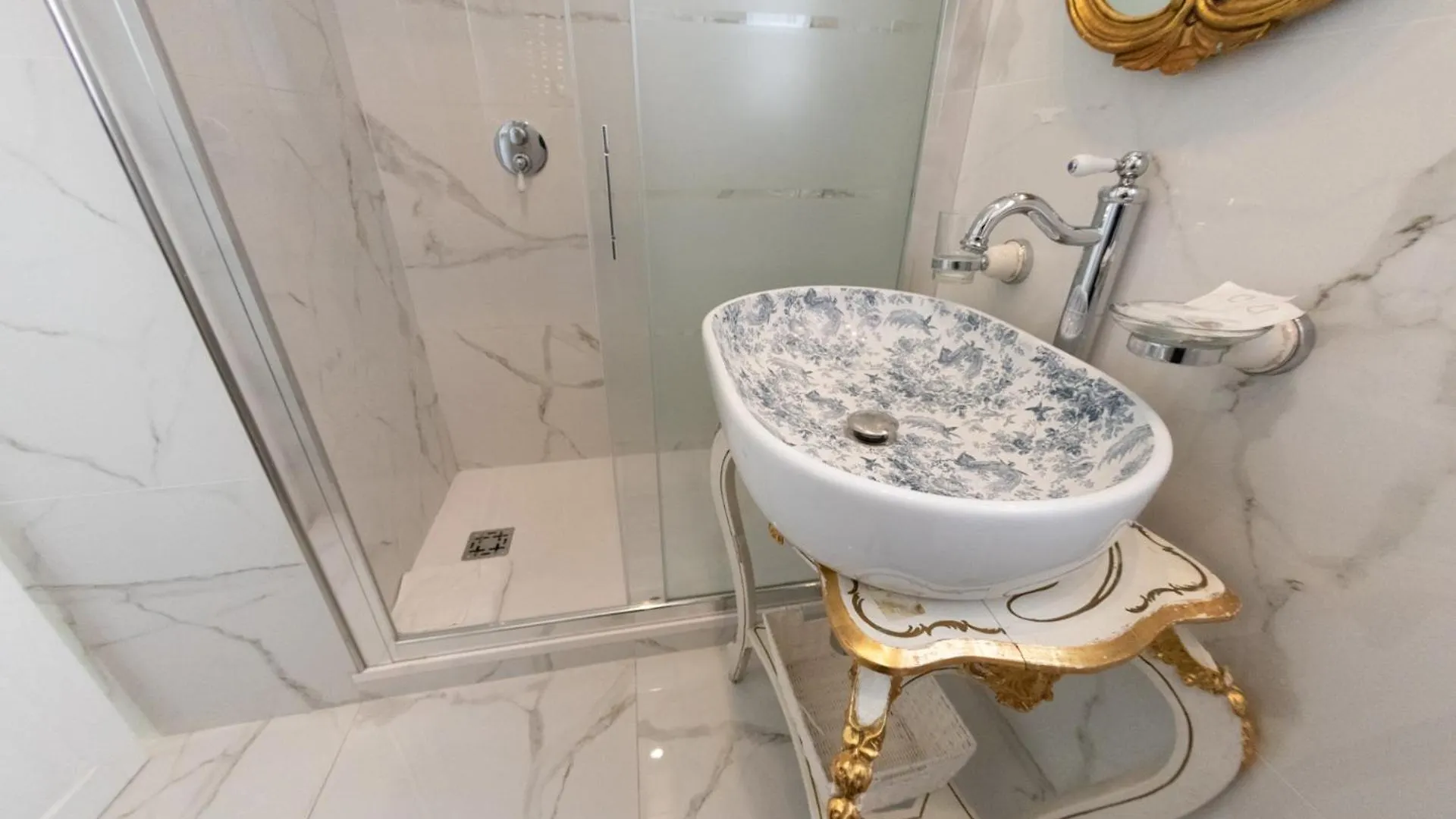 The Best Rent - Spacious Multi-Room Apartment On Via Cavour 罗马 0*,  意大利