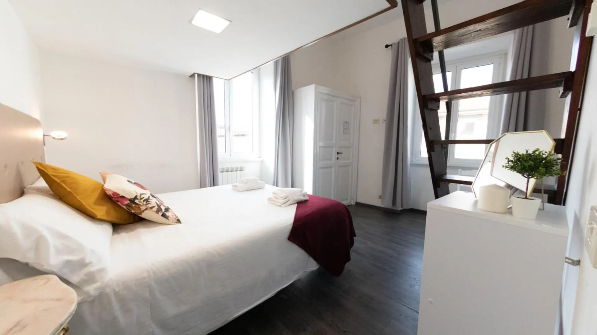 The Best Rent - Spacious Multi-Room Apartment On Via Cavour 罗马